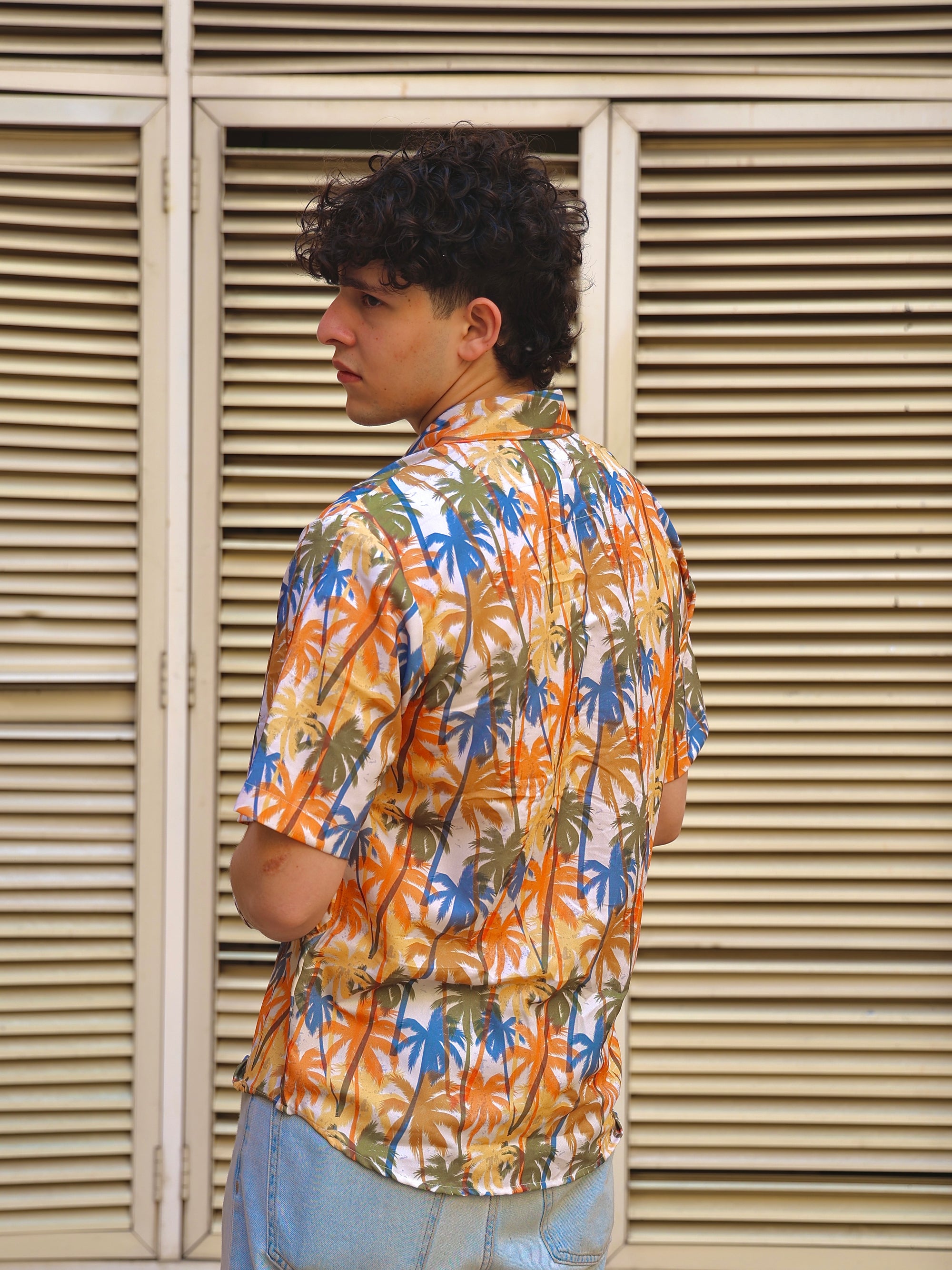 BRIGHT TROPICAL PRINT ALOHA SHIRT
